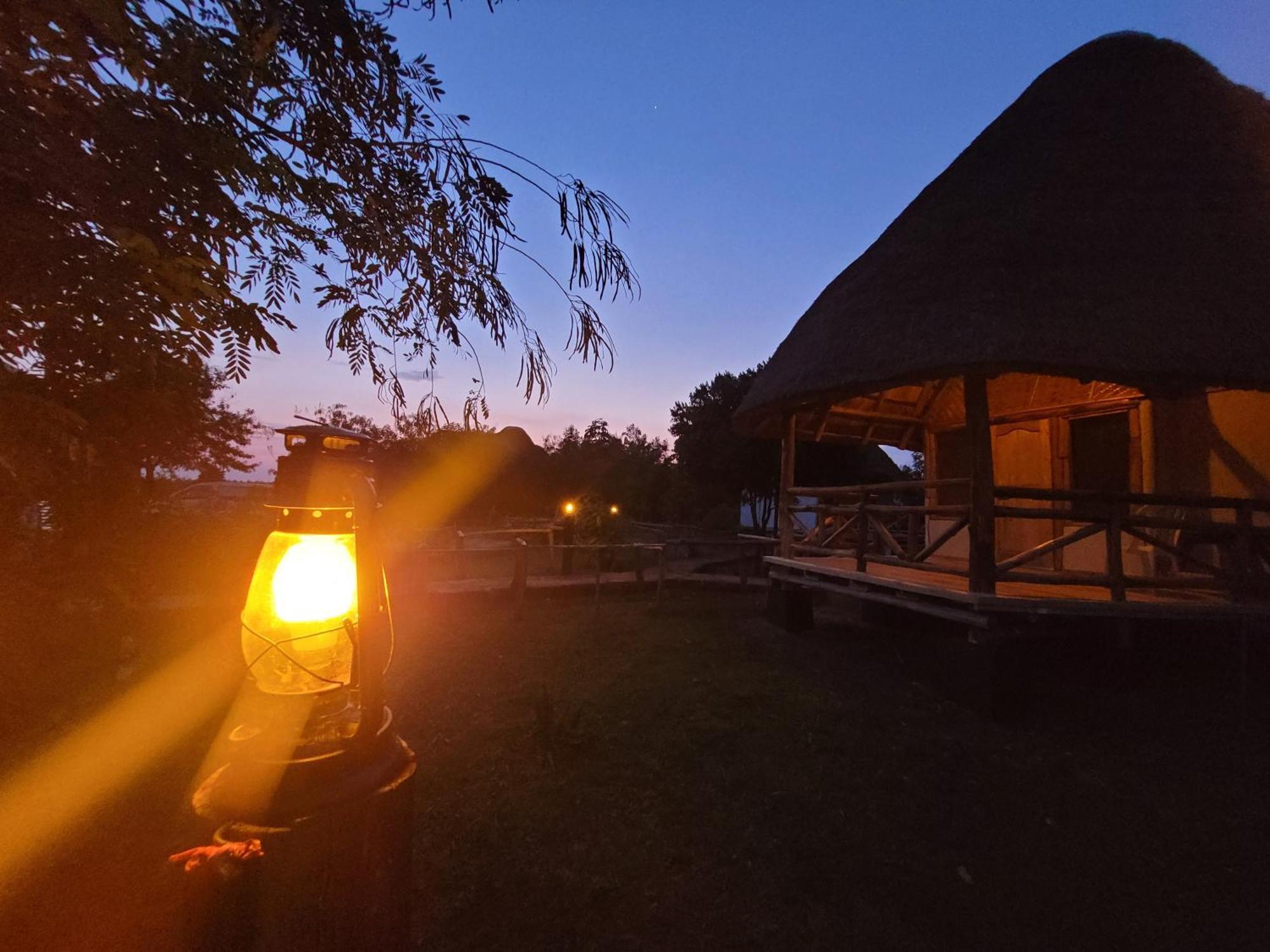 Songbird Safari Lodge & Campsite Katunguru Экстерьер фото