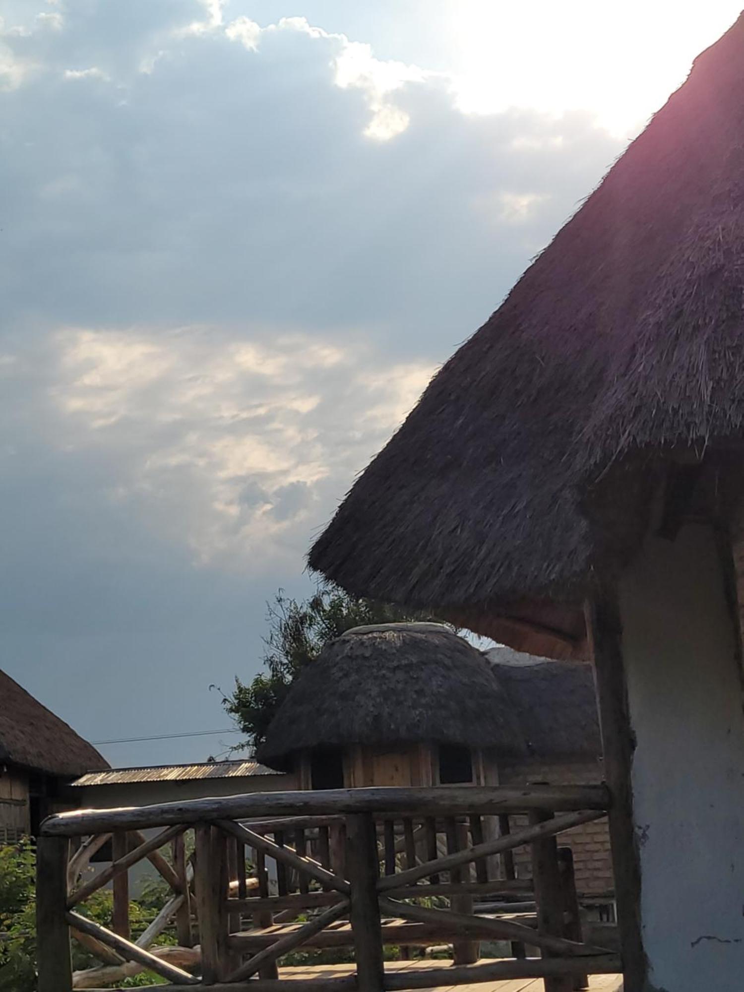 Songbird Safari Lodge & Campsite Katunguru Экстерьер фото