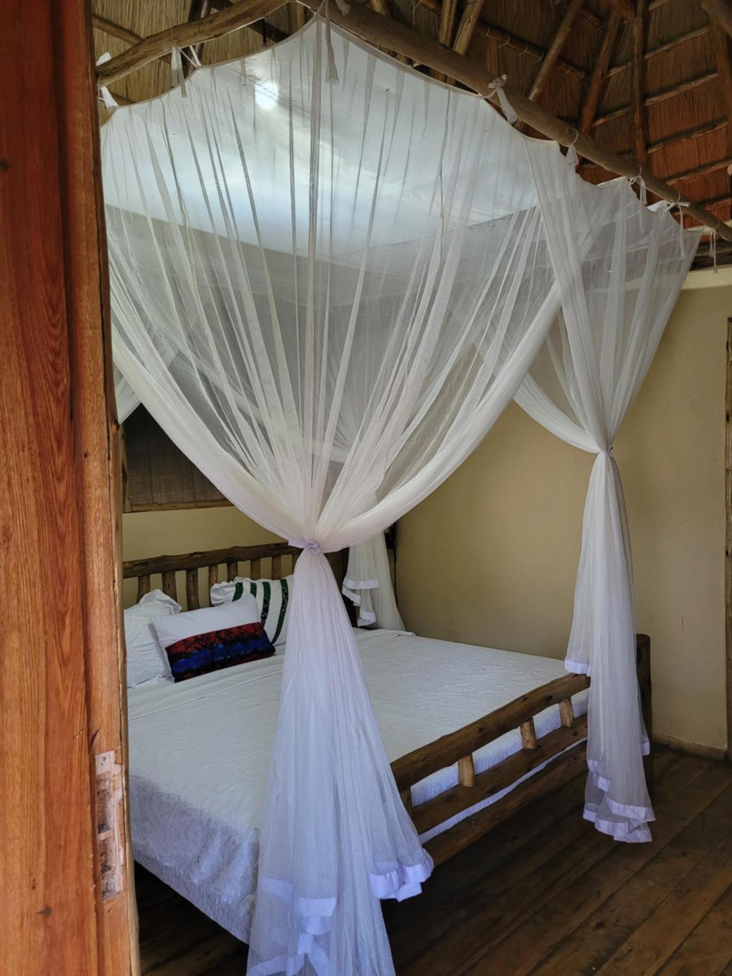 Songbird Safari Lodge & Campsite Katunguru Экстерьер фото